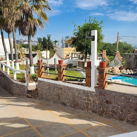 Hill House Mazatlan - Bed & Breakfast-3